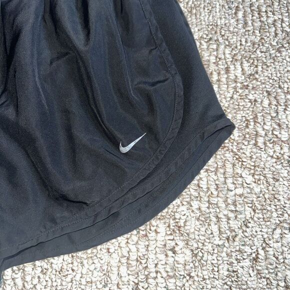 Nike Dri Fit Tempo Womens Large Black Lined Running Shorts EUC - Picture 2 of 3